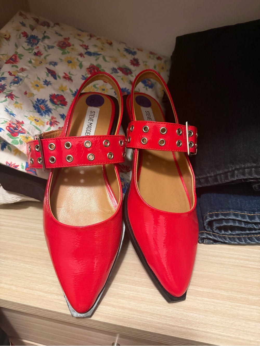 NWOT Steve Madden Flats